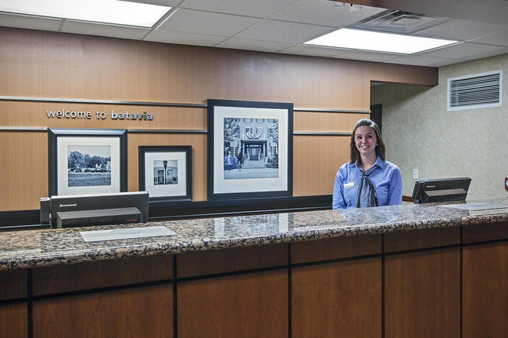 Hampton Inn Batavia Exterior photo